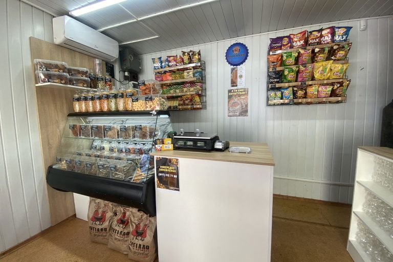 Пиво та закуски на Гвардійців Широнінців 50