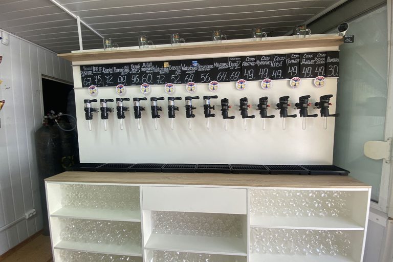 Пиво та закуски на Гвардійців Широнінців 50