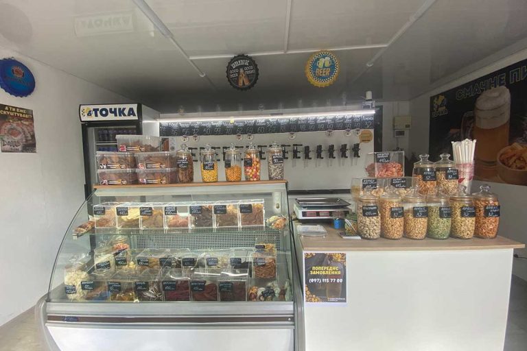 Пиво та закуски на Олимпийская 25