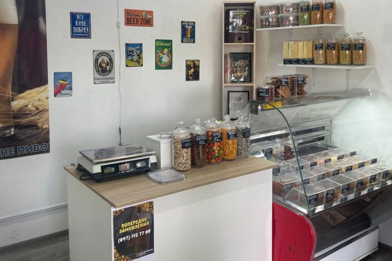 Пиво та закуски на пр Олександровский 184