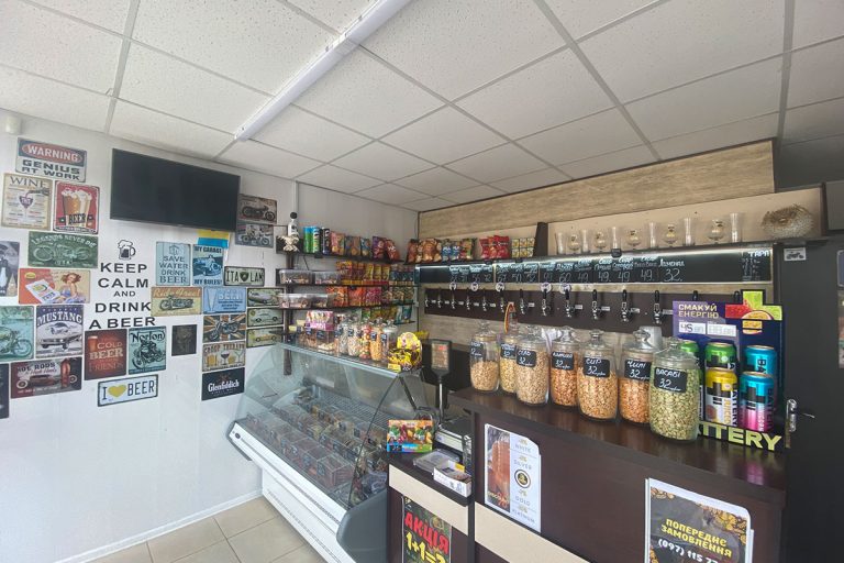 Пиво та закуски на вул. Саперная 32